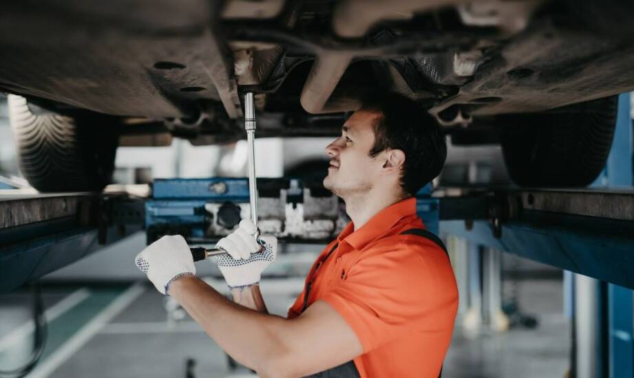 Lewarki samochodowe a ich wpływ na ergonomię pracy mechaników