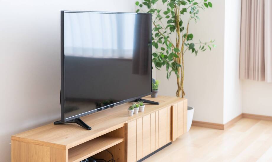 Jakie cechy powinna mieć idealna uniwersalna podstawa do telewizora?