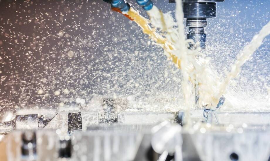 Wpływ technologii CNC na jakość usług hartowania indukcyjnego
