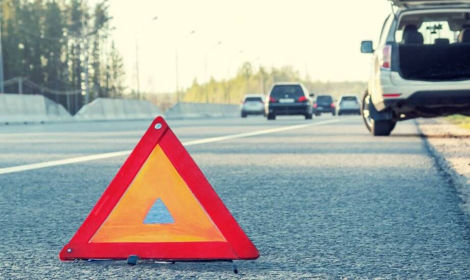 Wypadek na autostradzie A4. Jakie usługi oferuje pomoc drogowa?