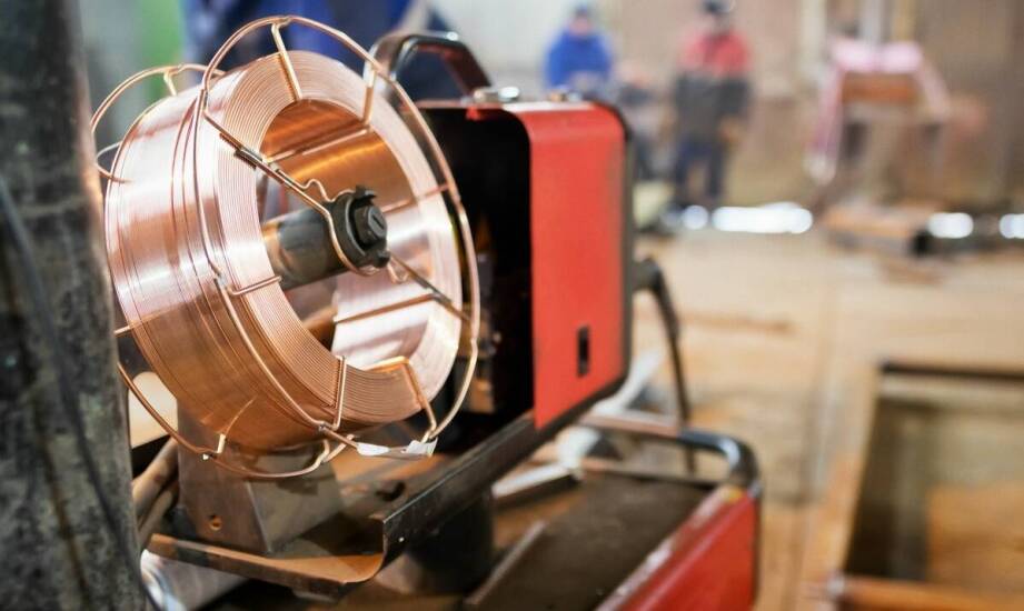 Nowoczesne technologie w zgrzewarce NP-1: co oferuje producent?