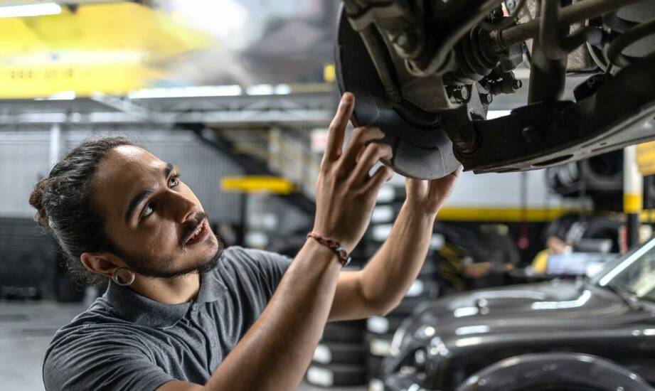 Jak badania szczelności helem zwiększają prestiż produktów w branży motoryzacyjnej?