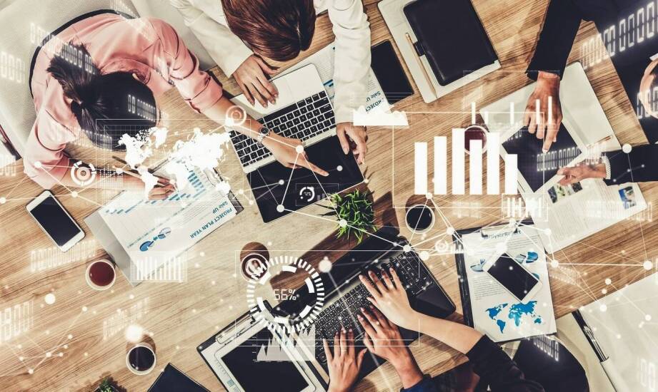 Jak firma informatyczna może pomóc w integracji nowoczesnych rozwiązań IT?