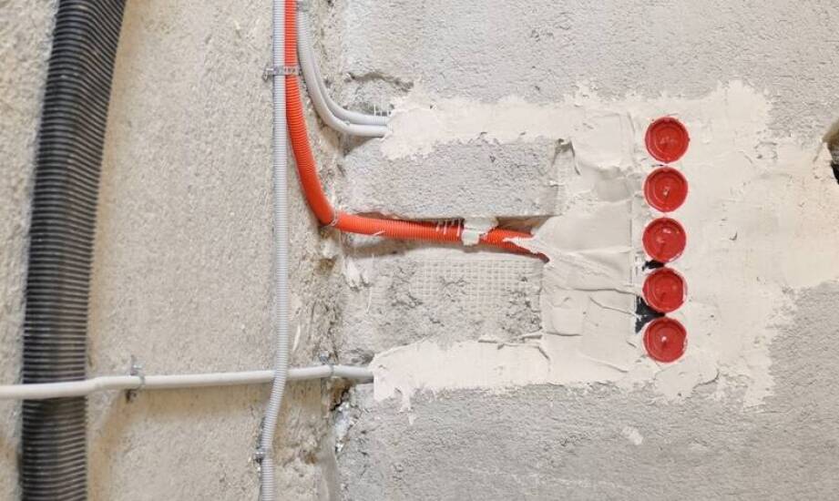 Jak kabel uniepalniony wpływa na bezpieczeństwo instalacji elektrycznych?