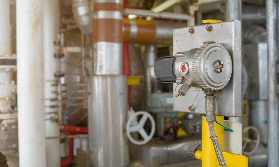 Jakie są korzyści z utrzymywania odpowiedniego stężenia tlenu w przemyśle petrochemicznym?