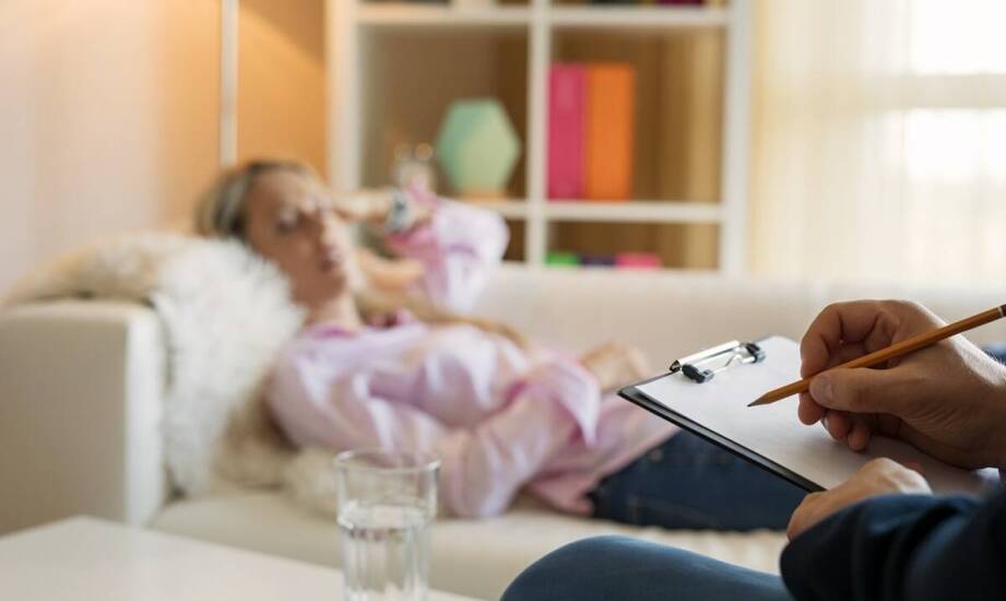 Jakie techniki terapeutyczne są wykorzystywane w szkole psychoterapii?