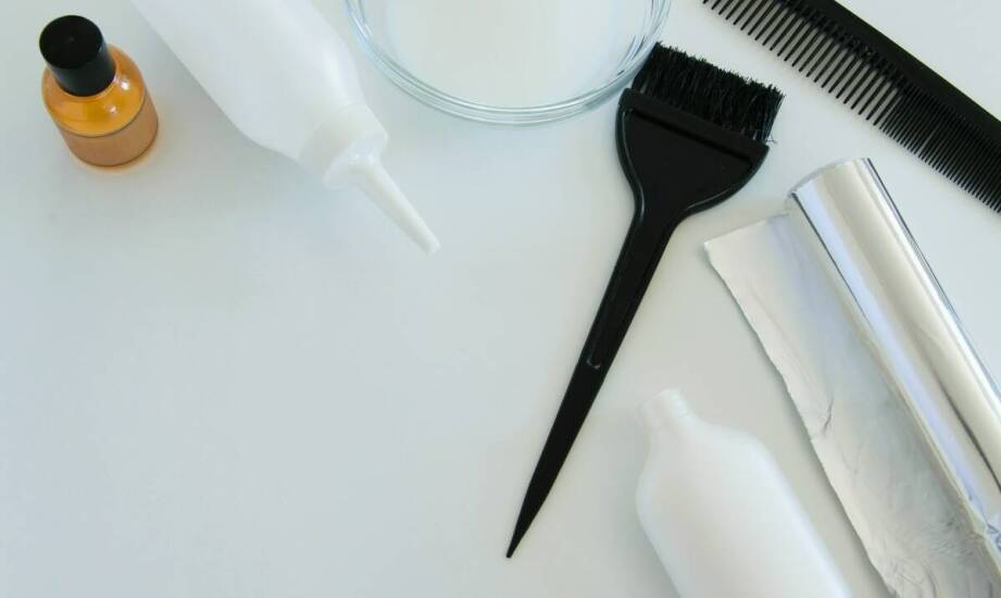 Jaką farbę warto wybrać do samodzielnego farbowania włosów?