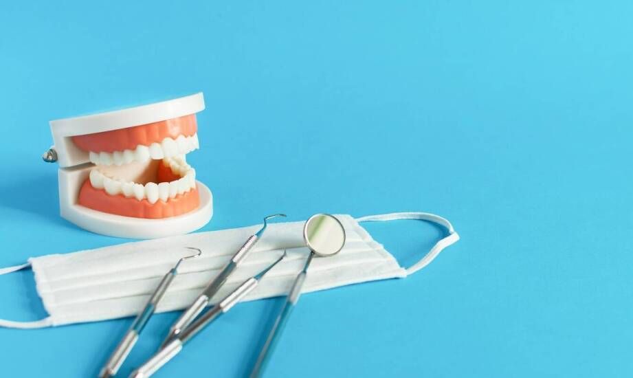 Periodontologia: jak dbać o zdrowie dziąseł na co dzień?