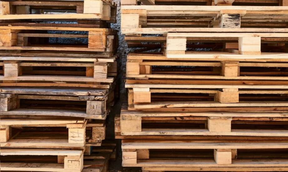 Jak recykling palet przyczynia się do redukcji śladu węglowego?