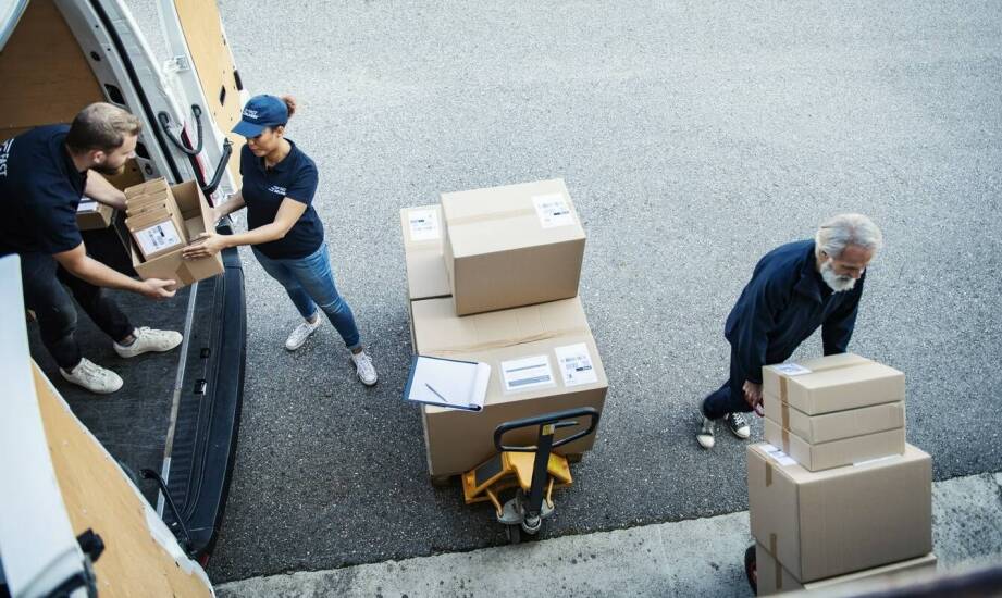 Jak transport urządzenia do serwisu wpływa na czas naprawy kserokopiarek?