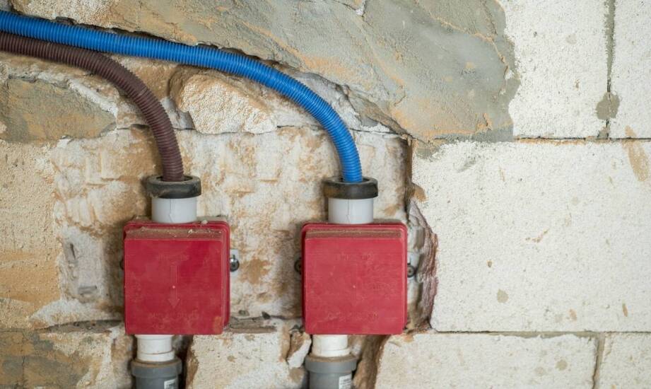 Puszka odgałęźna – kluczowy element w systemach zasilania budynków