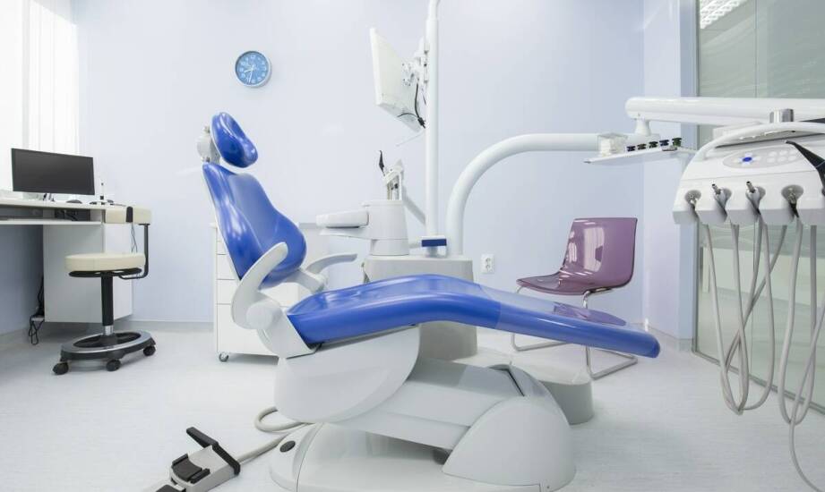 Jak klinika dentystyczna dba o komfort najmłodszych pacjentów?