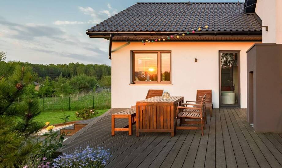Deska kompozytowa tarasowa – idealne rozwiązanie na każdą pogodę