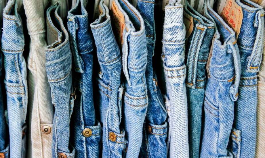 Dlaczego warto mieć w szafie różnorodne modele spodni jeansowych?