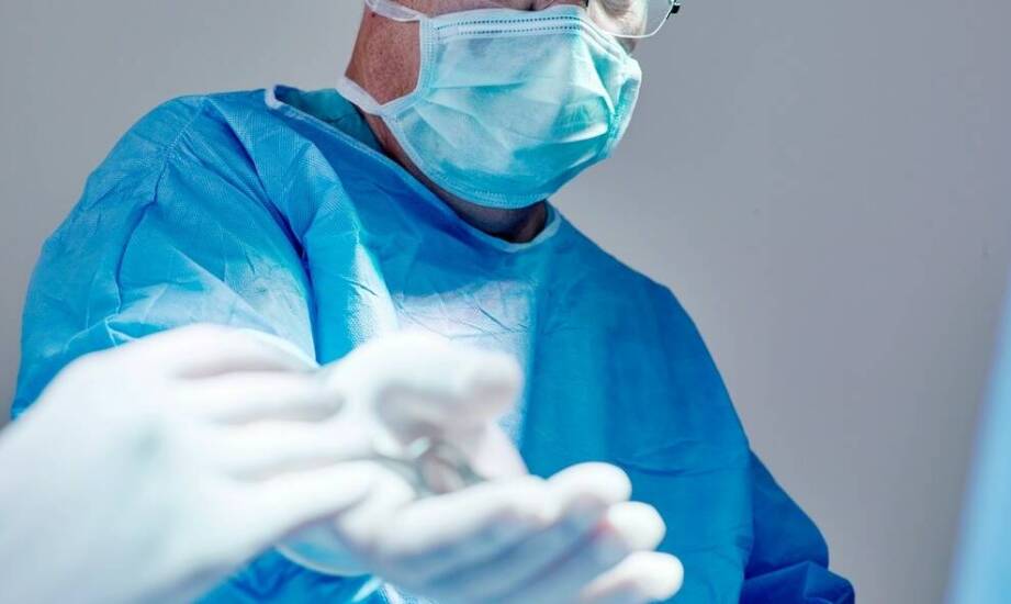 Operacja zaćmy u pacjentów starszych: szczególne uwagi i zalecenia