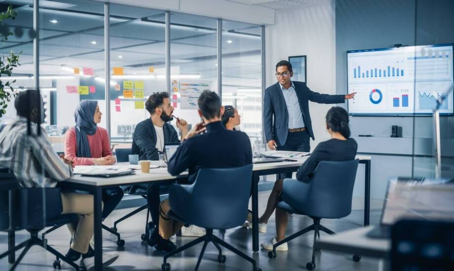 Jak obsługa kadrowo-płacowa wspiera rozwój firm?