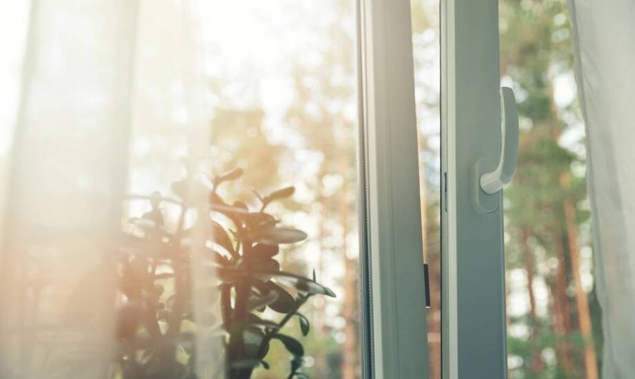Zalety okien PCV w kontekście trwałości i odporności na warunki atmosferyczne