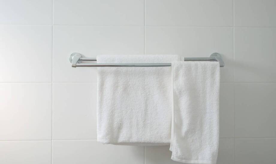 Jakie innowacje wprowadzają producenci haczyków na ręczniki samoprzylepne?