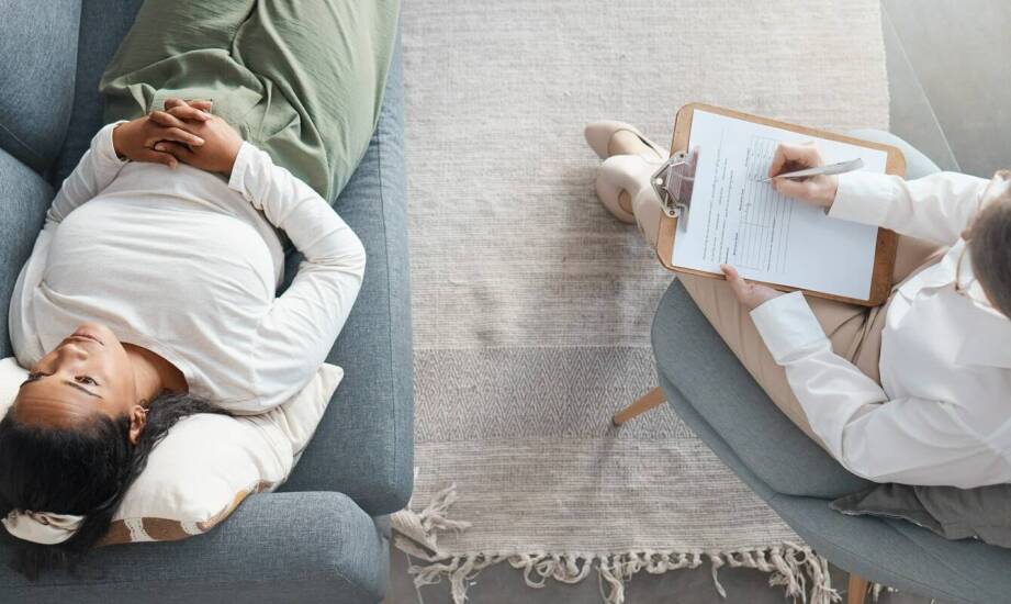 Rola psychoterapeuty w procesie odbudowy zaufania po kryzysie w związku