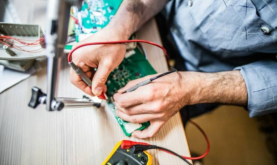 Najczęstsze usterki systemów elektronicznych w maszynach rolniczych i jak je naprawić