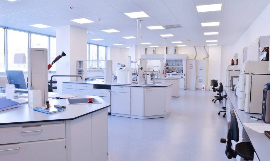 Jak technologie wpływają na efektywność komór laminarnych?