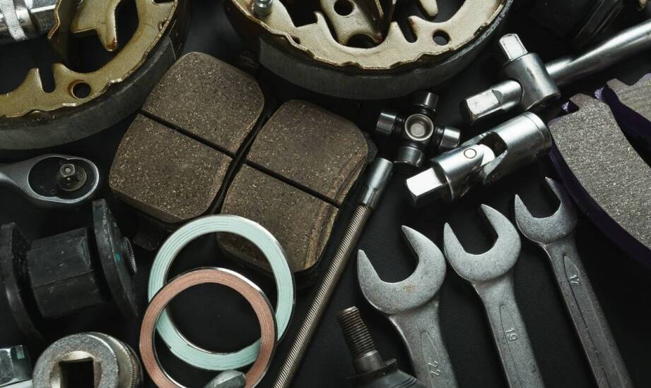 Przewaga oryginalnych części nad zamiennikami – przypadek poduszek do Iveco Daily