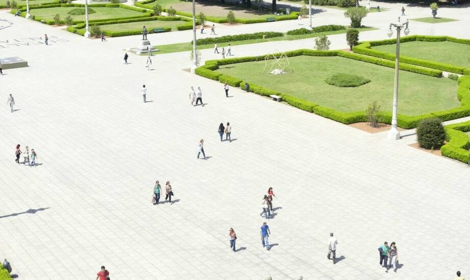 Bezpieczeństwo dzieci podczas zabawy z przyczepką do samochodu