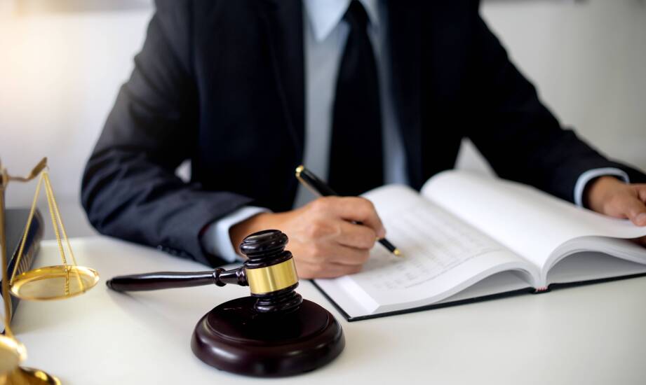 Rozwiązywanie konfliktów z urzędami – jak adwokat może pomóc?