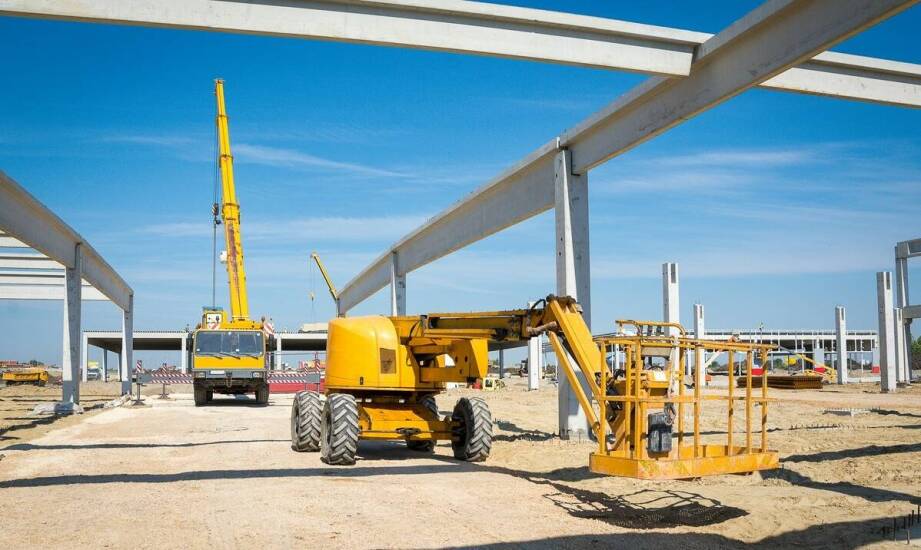 Rola konstrukcji stalowych w wyznaczaniu dróg wewnętrznych w magazynach