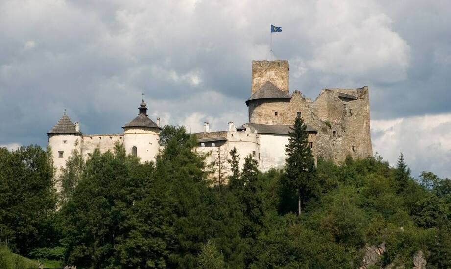Ile kosztuje bilet na zamek Książ podczas sezonu turystycznego?