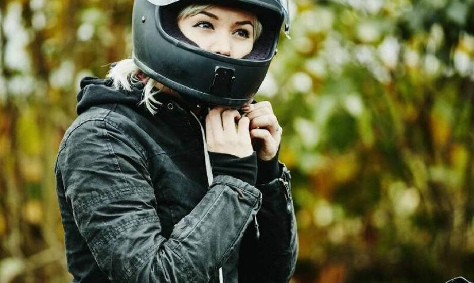 Ochrona podczas jazdy Daelim 125: dlaczego odpowiedni strój jest ważny?