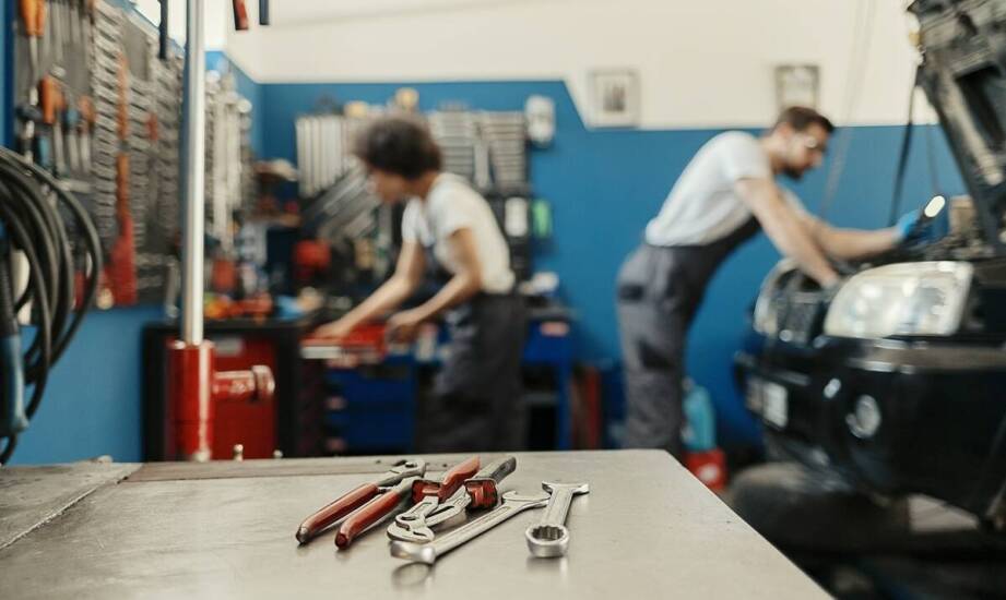 Jakie są różnice między różnymi typami kluczy z przekładnią?