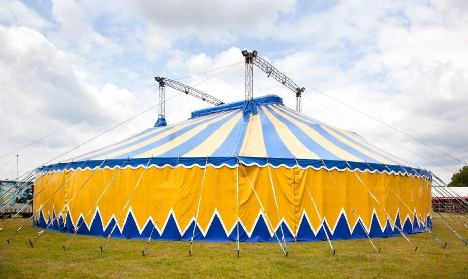 Optymalizacja przestrzeni dzięki halom namiotowym jednospadowym – co warto wiedzieć?