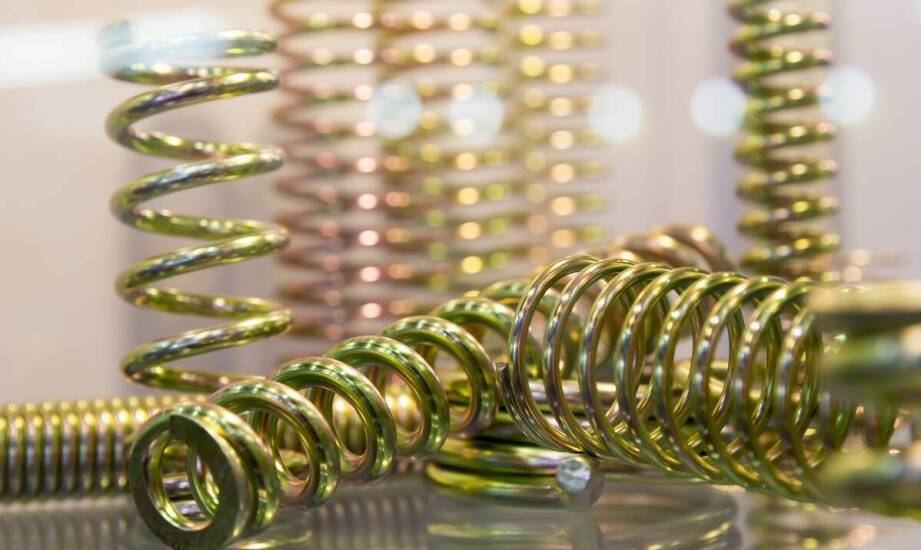 Sprężyna talerzowa sprzęgła – jak wpływa na stabilność pracy układów hydraulicznych?