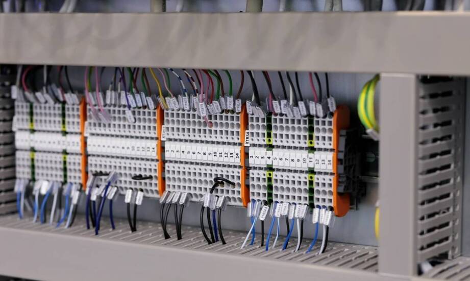 Jakie cechy powinien mieć kabel instalacyjny do systemów monitoringu?