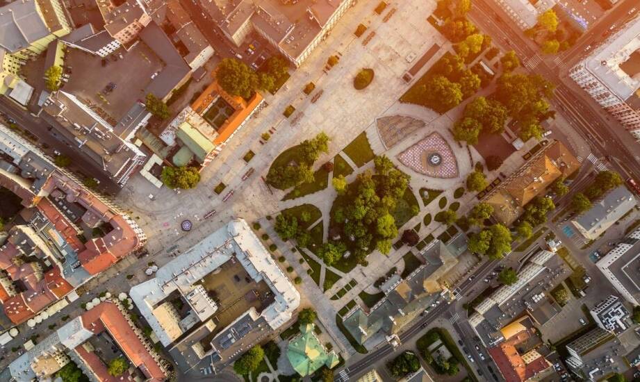 Wideofilmowanie dronem w analizie krajobrazu miejskiego: nowe możliwości planowania