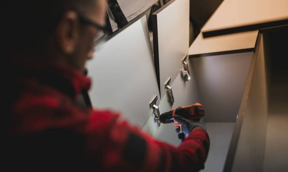 Usługi demontażu i montażu mebli w Warszawie - kiedy warto skorzystać z pomocy specjalistów?