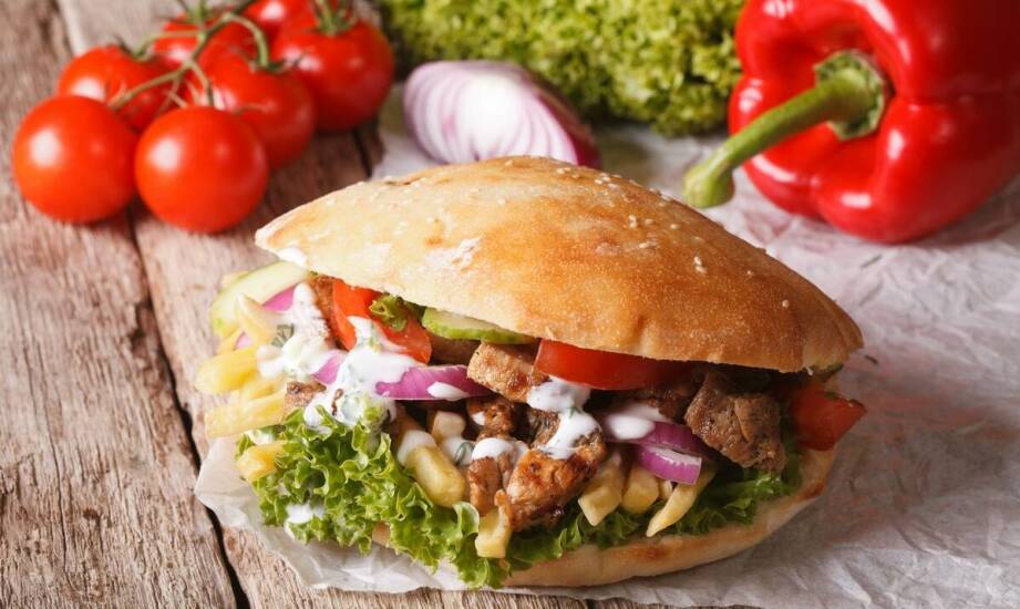 Kebab w naszej ofercie – idealny wybór na szybki posiłek w Poznaniu