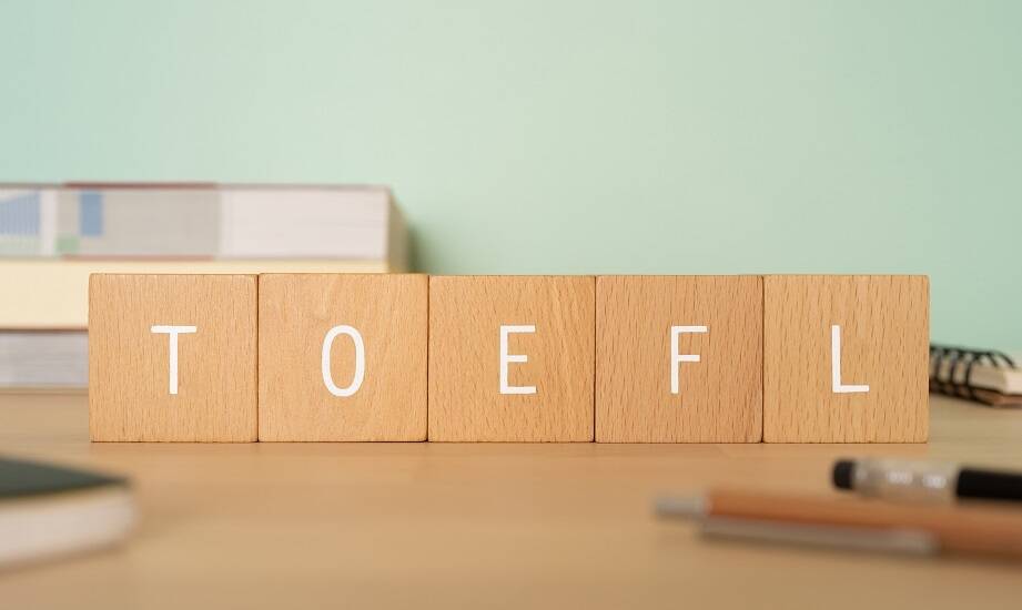 Jakie korzyści płyną z uczestnictwa w intensywnym kursie TOEFL?
