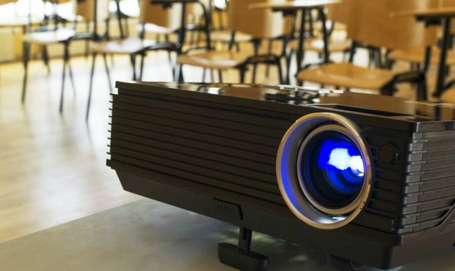Efektywność projektorów laserowych w nowoczesnych klasach szkolnych