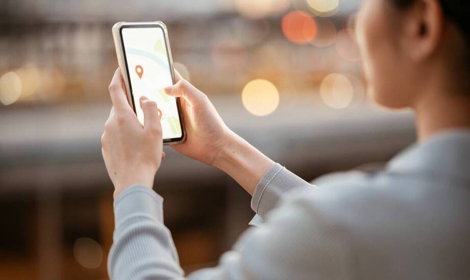 W jaki sposób aplikacje mobilne zwiększają świadomość o lokalnych atrakcjach?