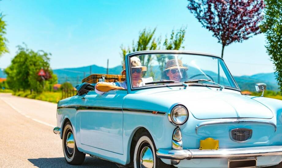 Co warto wiedzieć o wynajmie aut na potrzeby filmowe i reklamowe?