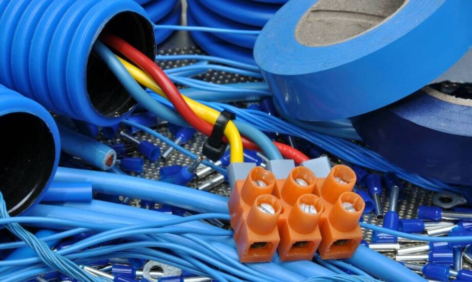Jak zróżnicowana oferta kabli elektrycznych może usprawnić instalacje?