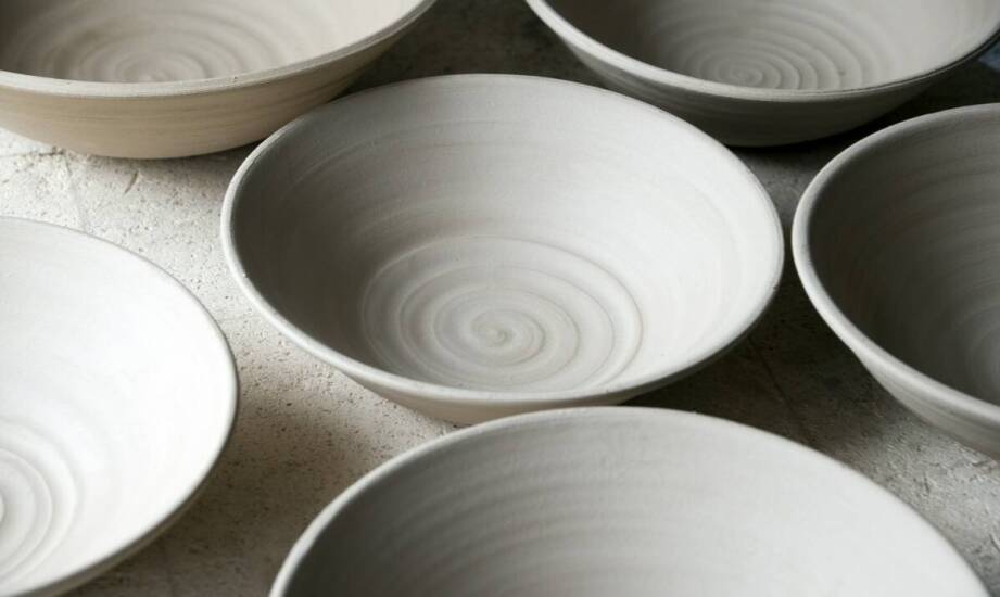 Elegancja i funkcjonalność – ceramiczne patery w kuchni
