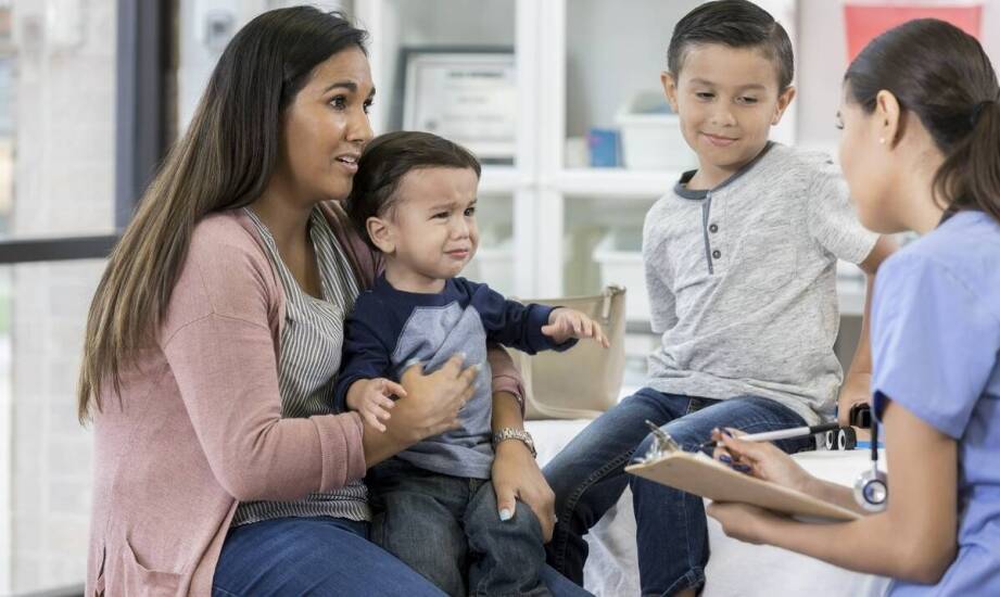 Jak gastroenterologia dziecięca diagnozuje i leczy zaburzenia układu pokarmowego?