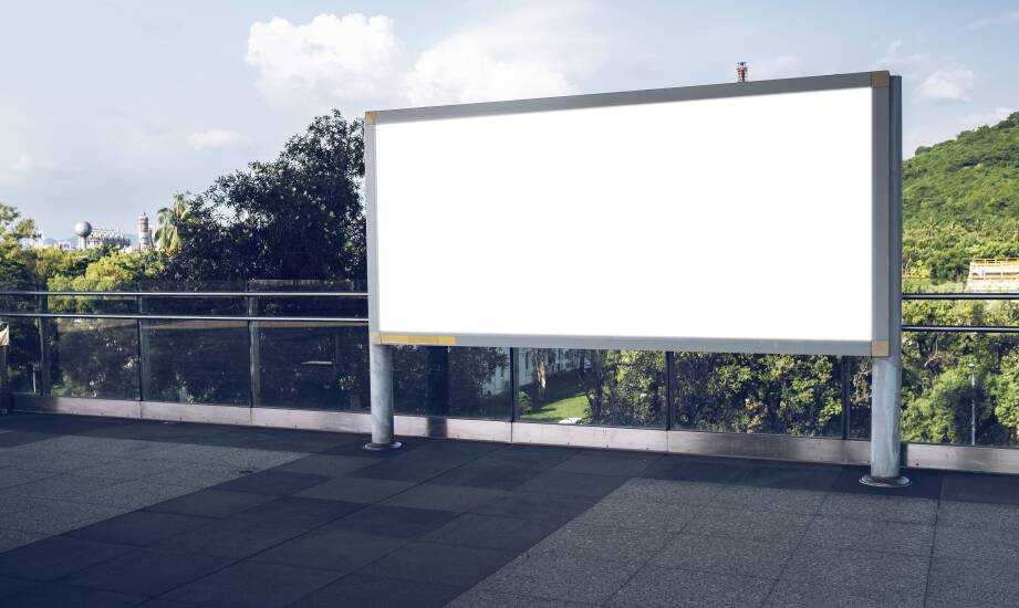 Jak obciążenia z betonu zapewniają bezpieczeństwo reklamy zewnętrznej?