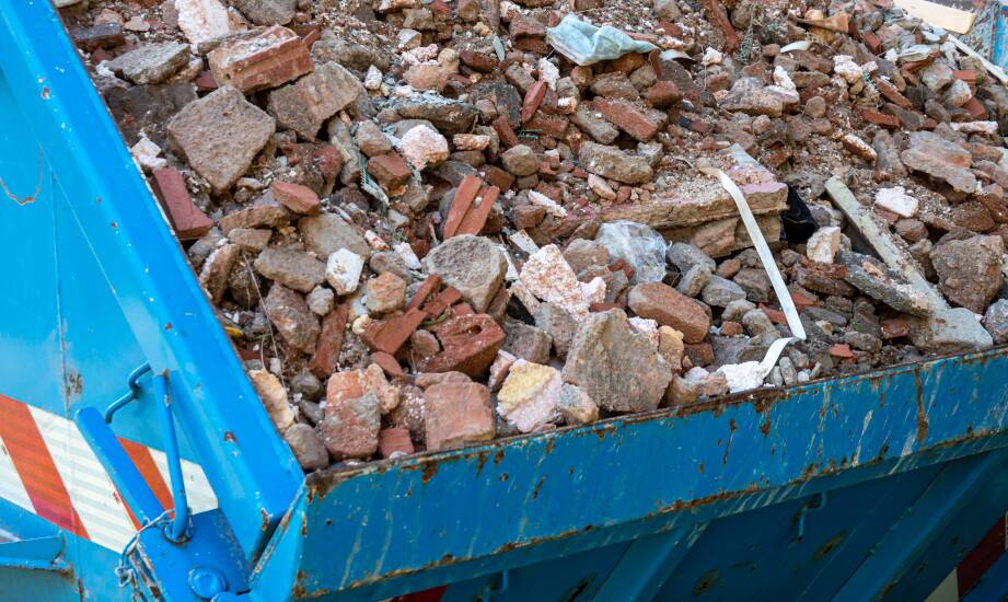 Container für Bauabfälle: Welche Eigenschaften sollten sie haben?