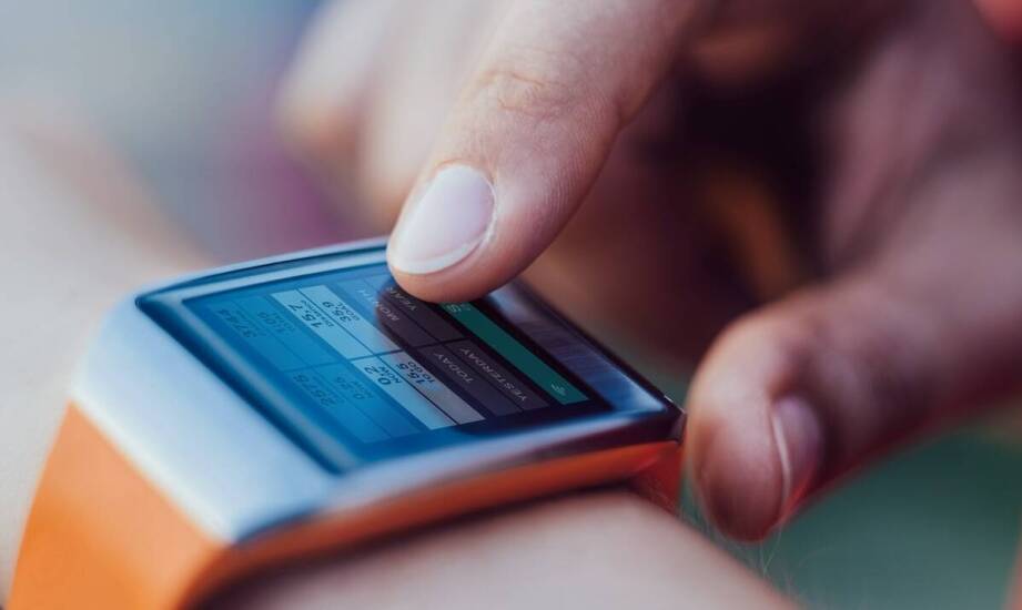 Porównanie najnowszych modeli smartwatchy – co wybrać dla siebie?