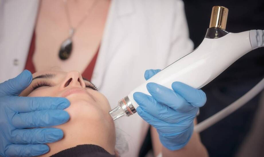 Zabiegi nawilżające i odżywiające skórę – oferta medycyny estetycznej