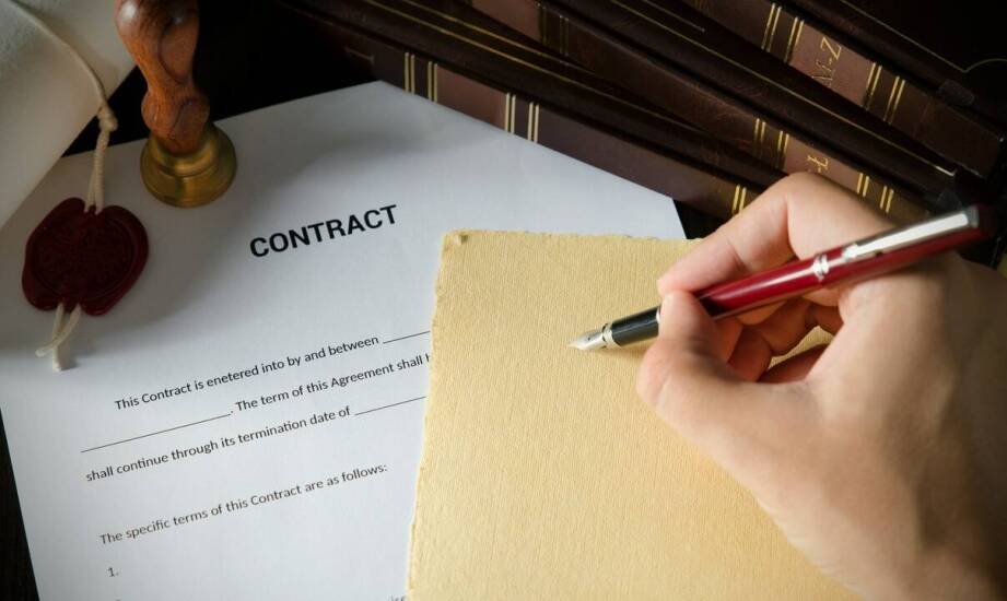 Dlaczego umowa główna jest istotna dla osób podejmujących pracę po raz pierwszy?